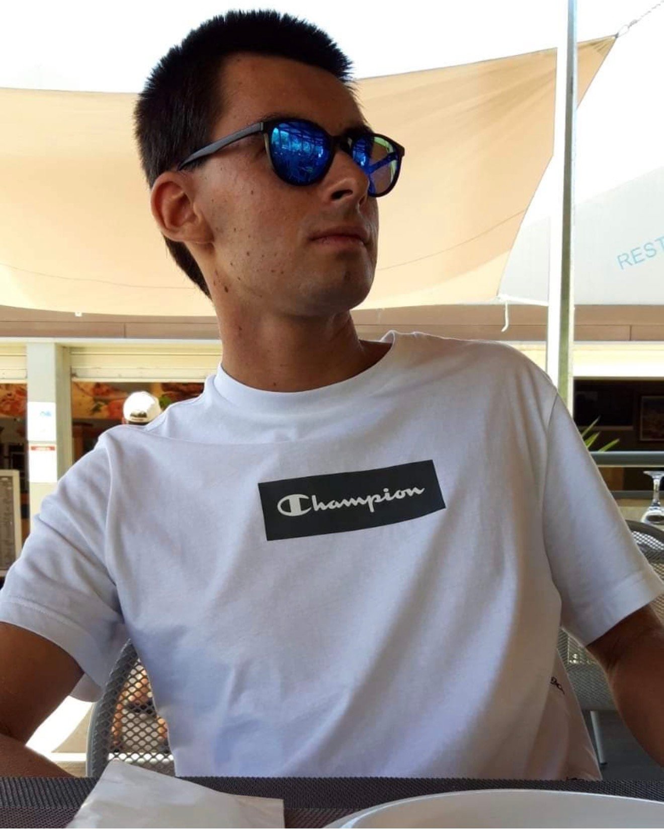 Hugo 28, Évora