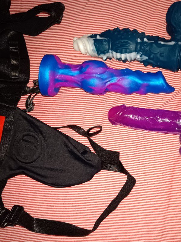 Submisso de 28 anos procura mulher dominadora para pegging e muito mais